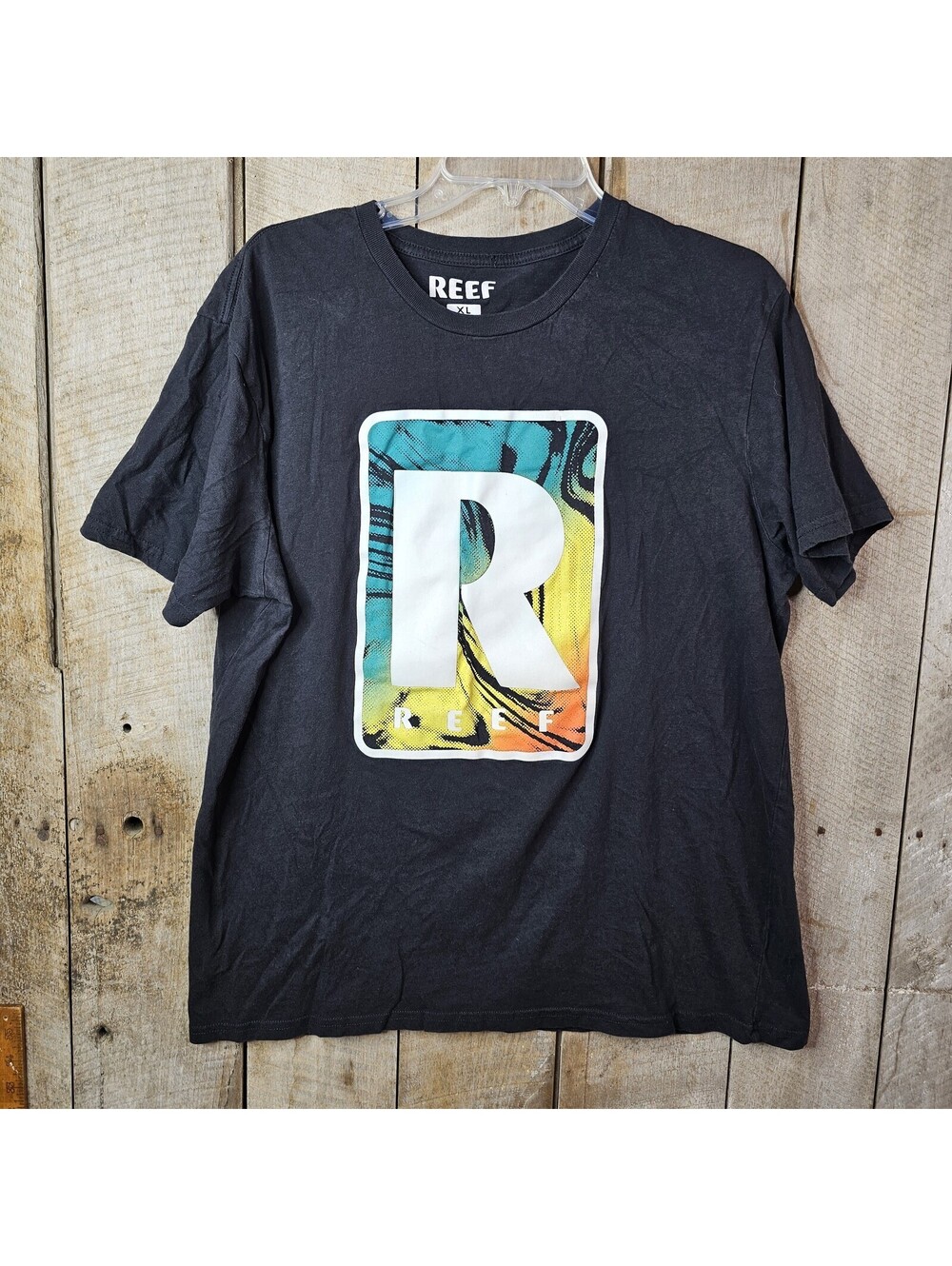 REEF Men's XL Black Gray Graphic T-Shirt 100% Cotton Short Sleeve Surf Skate